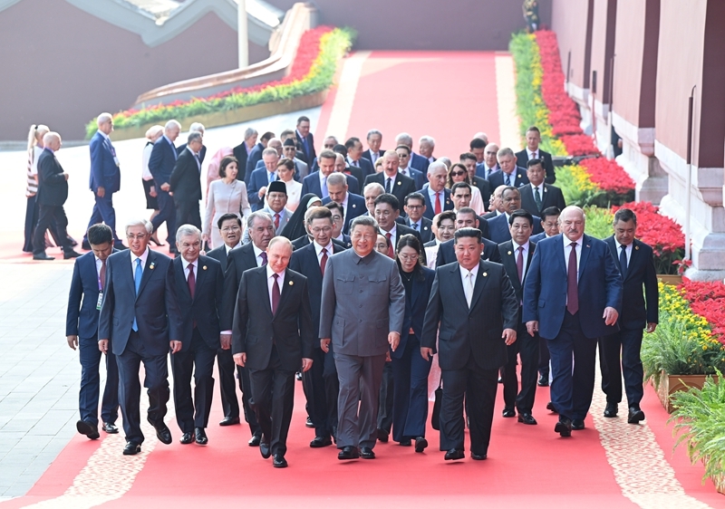 纪念中国人民抗日战争暨世界反法西斯战争胜利80周年大会在京隆重举行 天安门广场举行盛大阅兵仪式 习近平发表重要讲话并检阅受阅部队