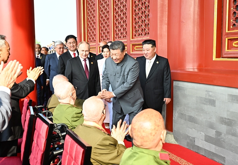 纪念中国人民抗日战争暨世界反法西斯战争胜利80周年大会在京隆重举行 天安门广场举行盛大阅兵仪式 习近平发表重要讲话并检阅受阅部队