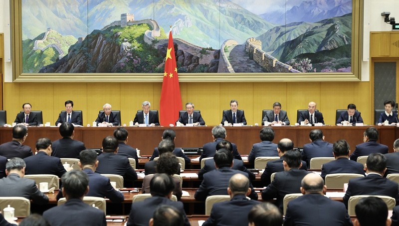 李强在国务院第四次廉政工作会议上强调 坚定不移推进政府党风廉政建设和反腐败斗争 为实现“十五五”时期目标任务提供坚强保障 丁薛祥主持 李希等出席