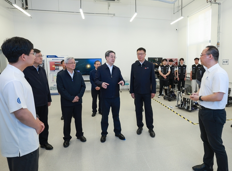 丁薛祥在调研基础研究时强调：深入贯彻落实加强基础研究座谈会精神 全面提升基础研究水平和原始创新能力