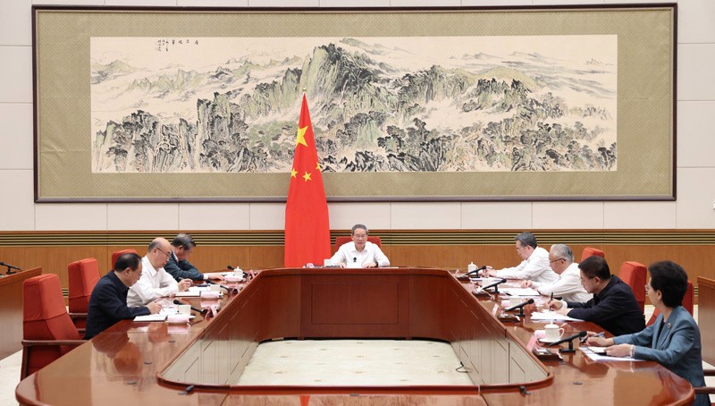 李强主持召开国务院党组会议