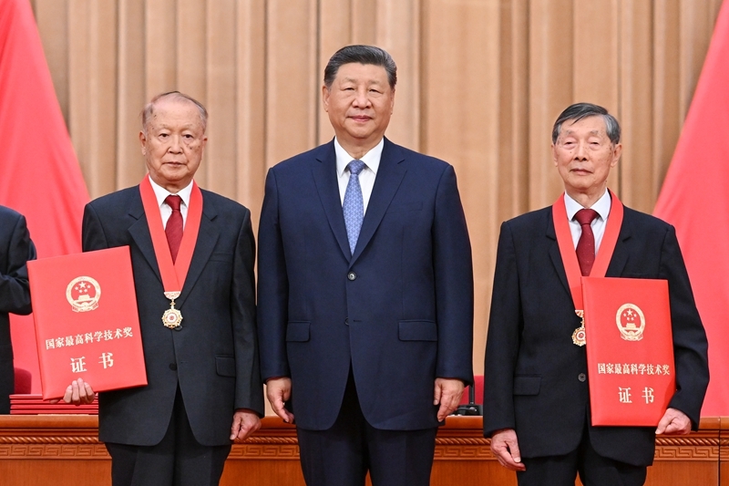 习近平出席国家科学技术奖励大会两院院士大会中国科协第十一次全国代表大会并发表重要讲话 习近平出席国家科学技术奖励大会两院院士大会中国科协第十一次全国代表大会并发表重要讲话