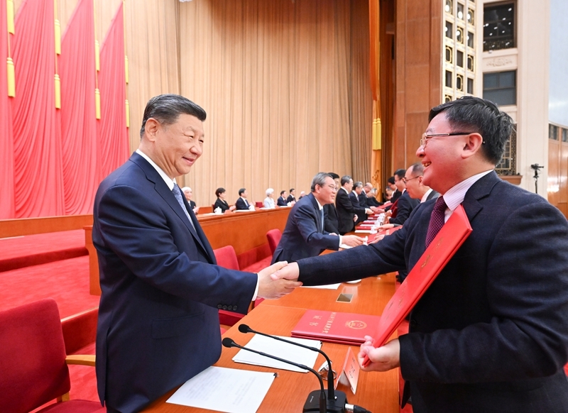 习近平出席国家科学技术奖励大会两院院士大会中国科协第十一次全国代表大会并发表重要讲话 习近平出席国家科学技术奖励大会两院院士大会中国科协第十一次全国代表大会并发表重要讲话