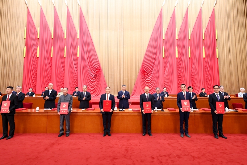 习近平出席国家科学技术奖励大会两院院士大会中国科协第十一次全国代表大会并发表重要讲话 习近平出席国家科学技术奖励大会两院院士大会中国科协第十一次全国代表大会并发表重要讲话