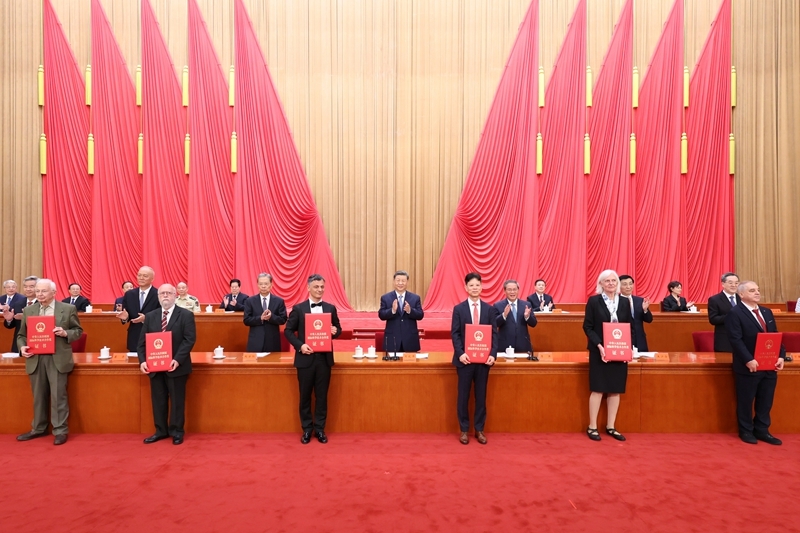 习近平出席国家科学技术奖励大会两院院士大会中国科协第十一次全国代表大会并发表重要讲话 习近平出席国家科学技术奖励大会两院院士大会中国科协第十一次全国代表大会并发表重要讲话