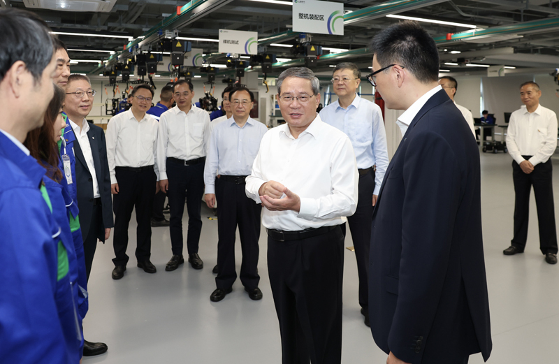 李强在上海调研时强调 加快培育壮大新兴产业和未来产业 持续做大做强先进制造业 李强在上海调研时强调 加快培育壮大新兴产业和未来产业 持续做大做强先进制造业