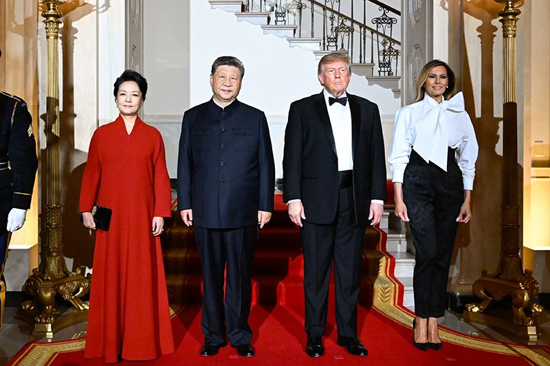 习近平和彭丽媛出席特朗普总统夫妇举行的欢迎国宴 习近平和彭丽媛出席特朗普总统夫妇举行的欢迎国宴