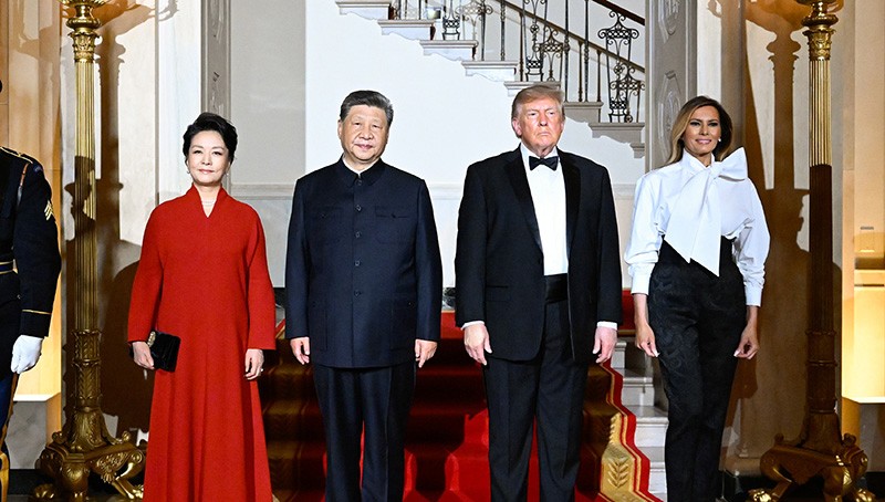 习近平和彭丽媛出席特朗普总统夫妇举行的欢迎国宴